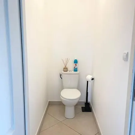 Agreable Et Grande Maison Avec Parking + Jardin Apartment *