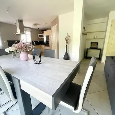 Agreable Et Grande Maison Avec Parking + Jardin * Villeurbanne