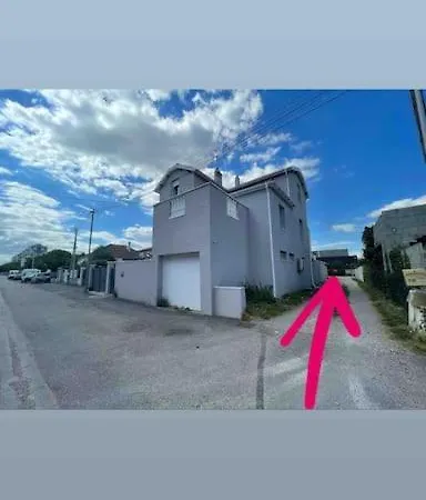 Agreable Et Grande Maison Avec Parking + Jardin Apartment