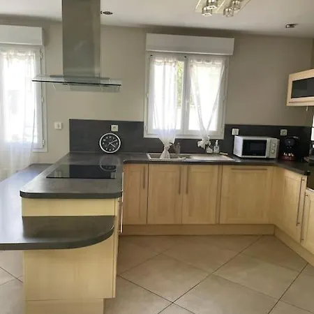 Agreable Et Grande Maison Avec Parking + Jardin Apartment Villeurbanne